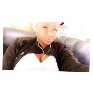 Meet your Posher, Kaila